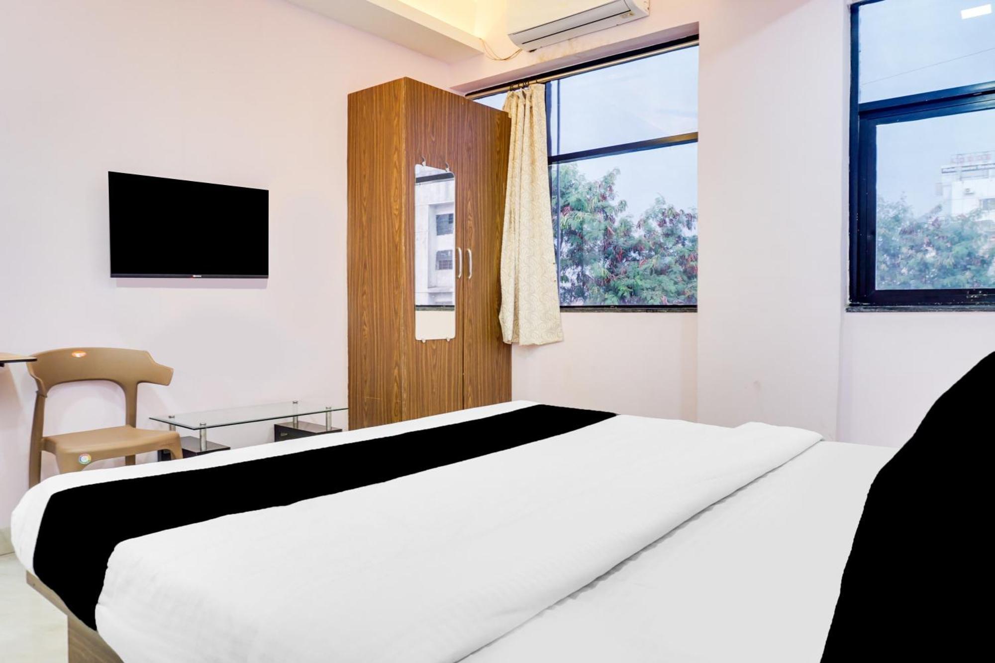 Super Collection O Chandan Nagar Kharadi Formerly Kharadi Inn Pune Exterior foto